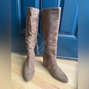 New Universal Thread Tan Heeled Boots
